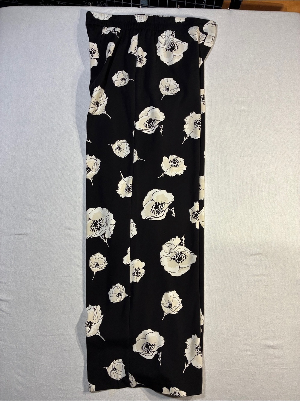 Girls' Black Floral Wide-Leg Pants - Picture 7 of 14